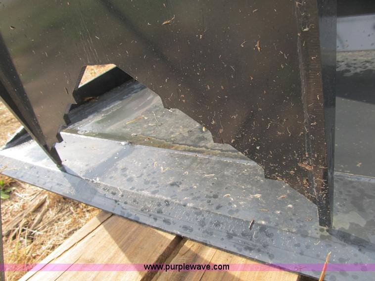 image for item K9306 Stout hydraulic skid steer grapple bucket