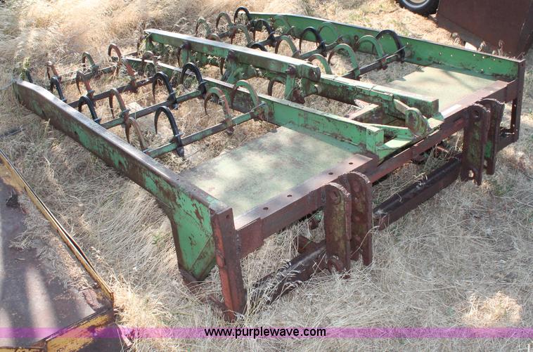 image for item L9888 Eight bale grapple