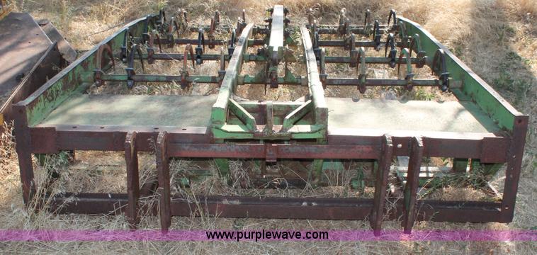 image for item L9888 Eight bale grapple