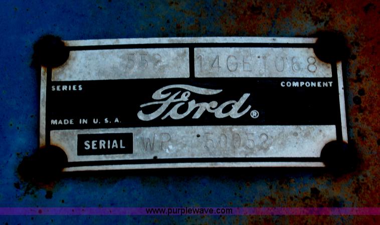 image for item L9893 Ford 552 round baler