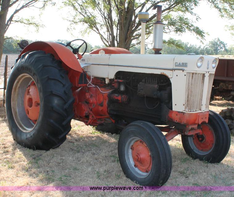 image for item L9894 Case 900B tractor