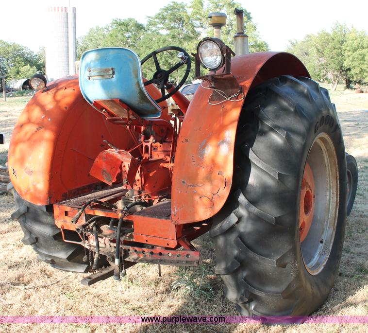 image for item L9894 Case 900B tractor