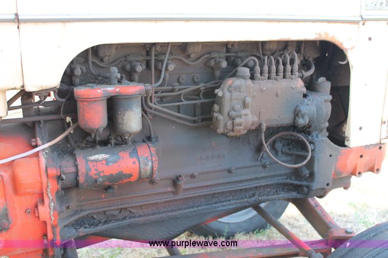 image for item L9894 Case 900B tractor