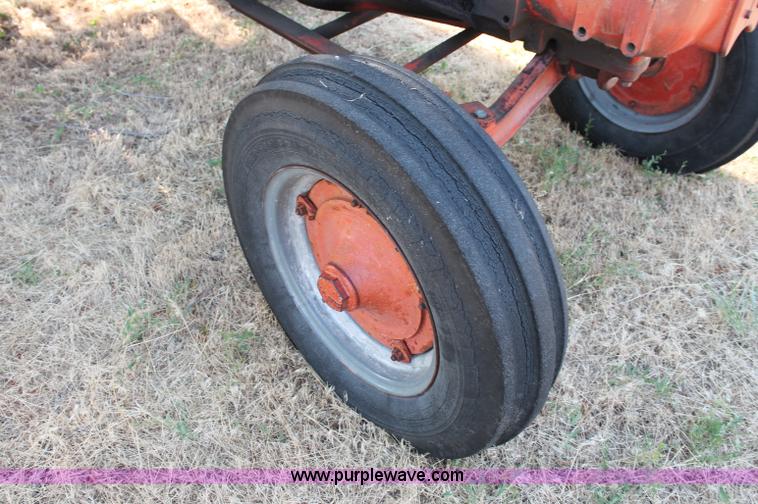 image for item L9894 Case 900B tractor