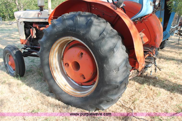 image for item L9894 Case 900B tractor