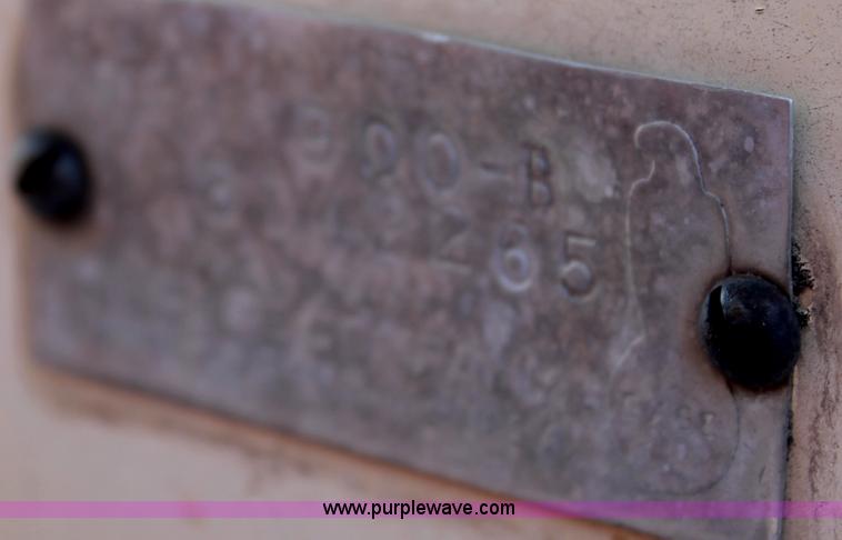 image for item L9894 Case 900B tractor