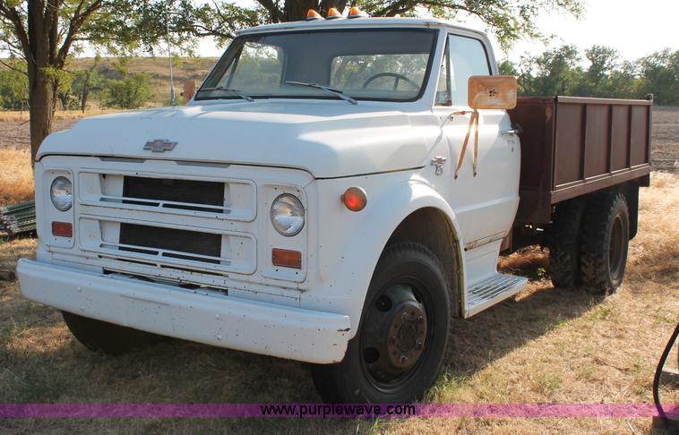 image for item L9895 1967 Chevrolet 40 dump truck
