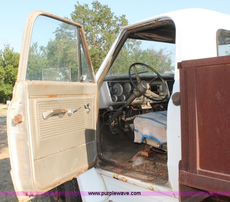 image for item L9895 1967 Chevrolet 40 dump truck