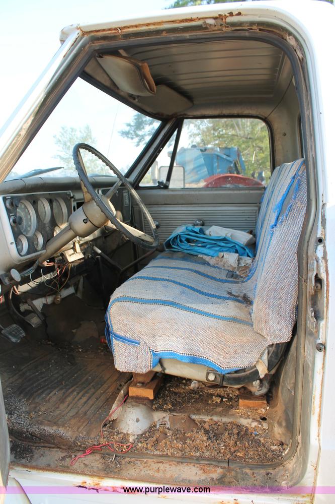 image for item L9895 1967 Chevrolet 40 dump truck