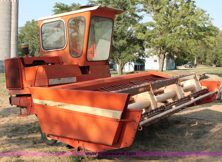 image for item L9896 Case 1155 self-propelled swather