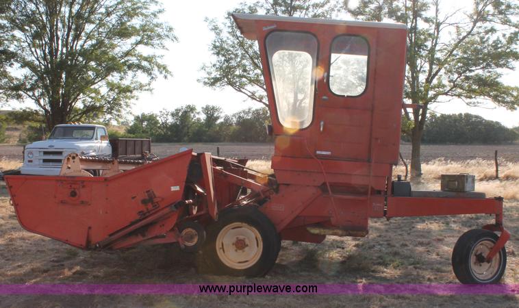 image for item L9896 Case 1155 self-propelled swather