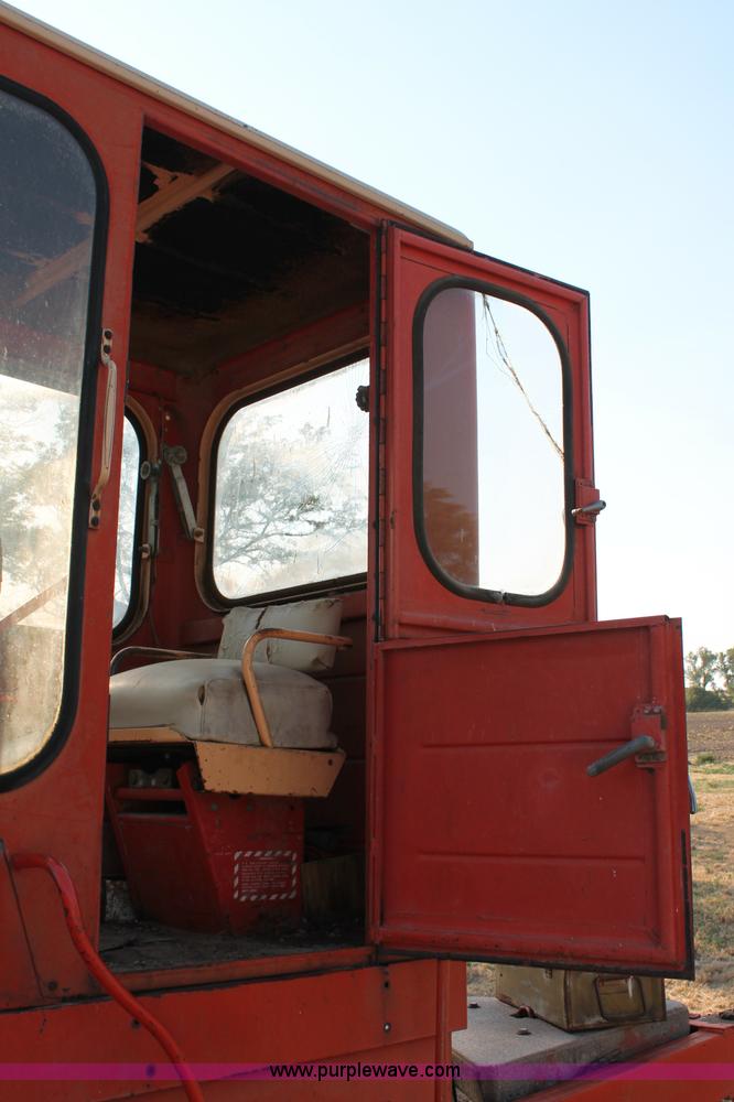 image for item L9896 Case 1155 self-propelled swather
