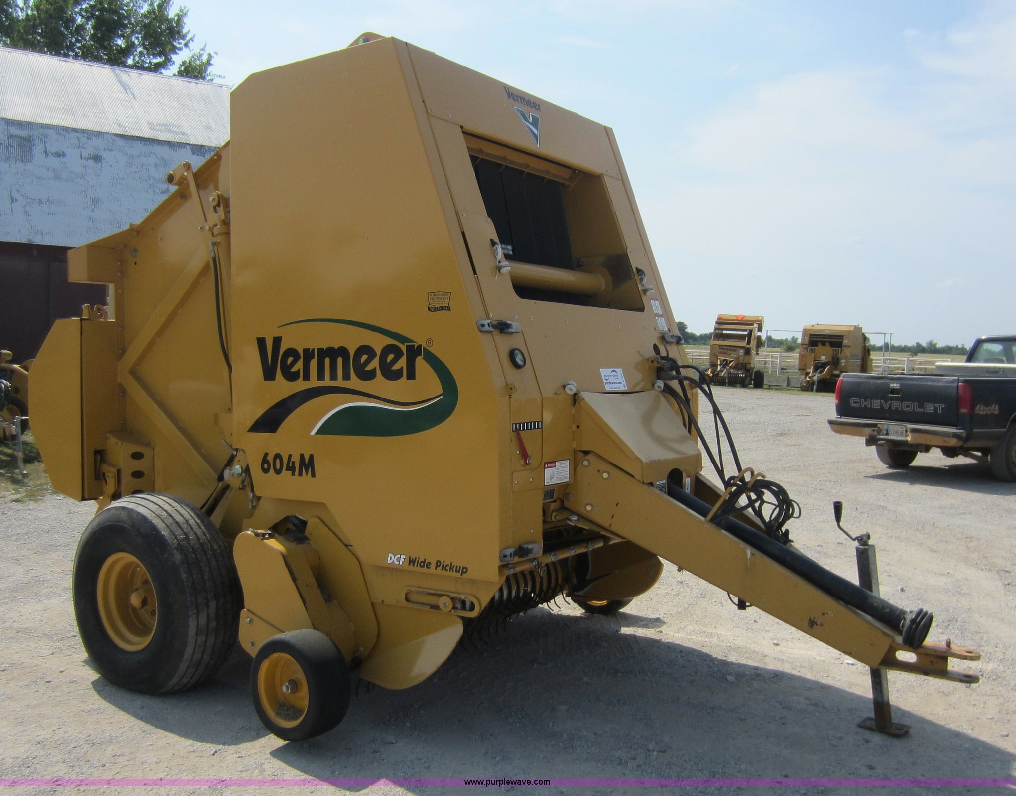 2007 Vermeer 604M round baler in Welch, OK | Item D2041 sold | Purple Wave