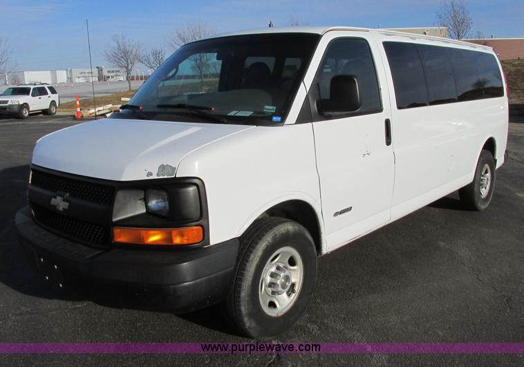 F4171.JPG - 2004 Chevrolet Express 3500 van , 158,138 miles on odometer , 6 0L V8 OHV 16V gas engine , Automatic...
