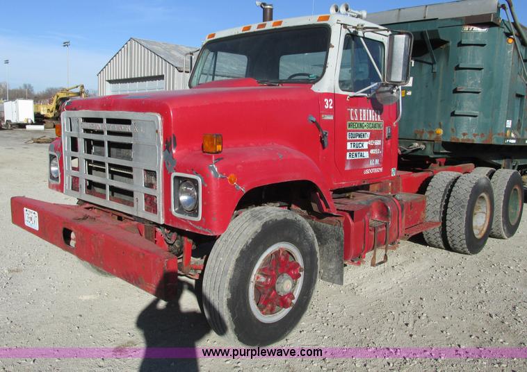 F4134.JPG - 1981 International semi truck , 99,870 miles on odometer , 1998 Cummins six cylinder turbo diesel en...