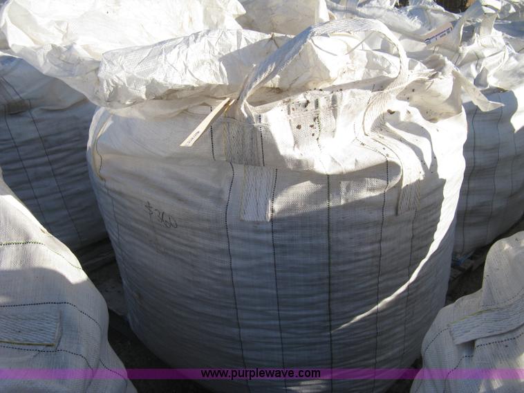 Z9839.JPG - Colorado premium 2 , 3/4 quot 1 1/2 quot river rocks , Approx 1 1/2 ton bag ...