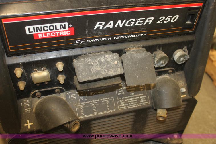 image for item AA9209 Lincoln Electric Ranger 250 gas engine