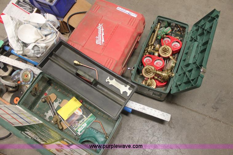 image for item AA9218 Assorted tools