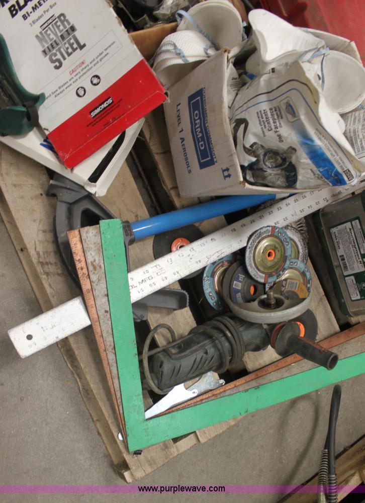 image for item AA9218 Assorted tools