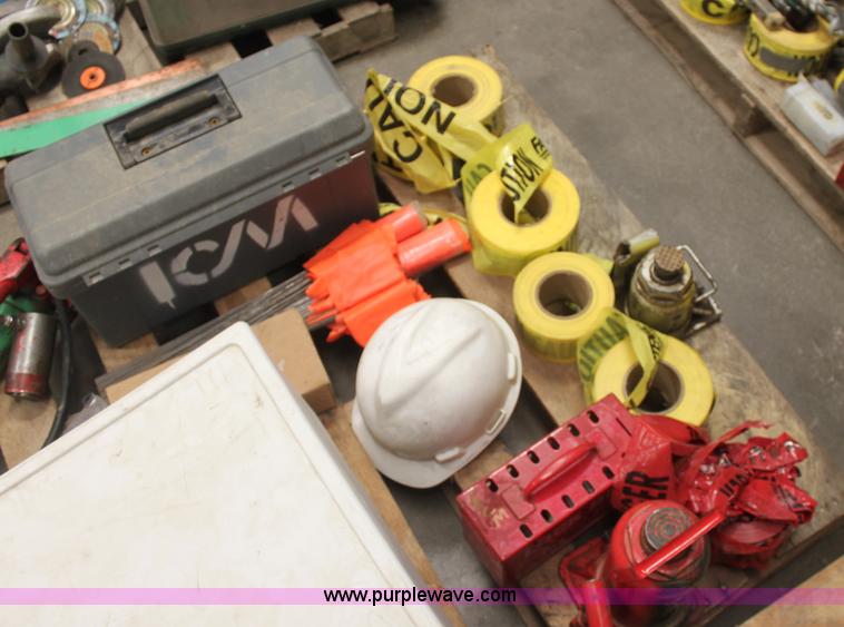 image for item AA9218 Assorted tools