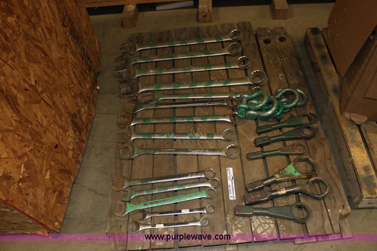 image for item AA9222 Pallet of assorted wrenches