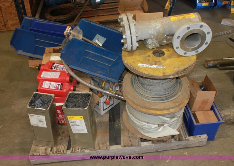 image for item AA9224 Assorted tools and cable