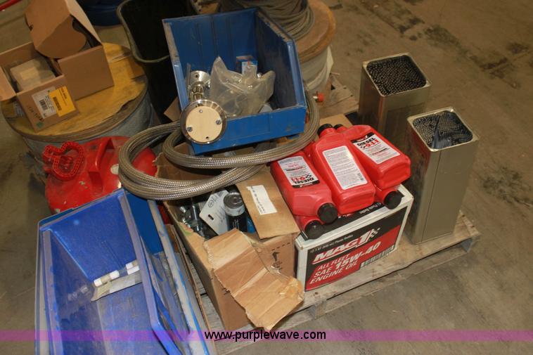 image for item AA9224 Assorted tools and cable