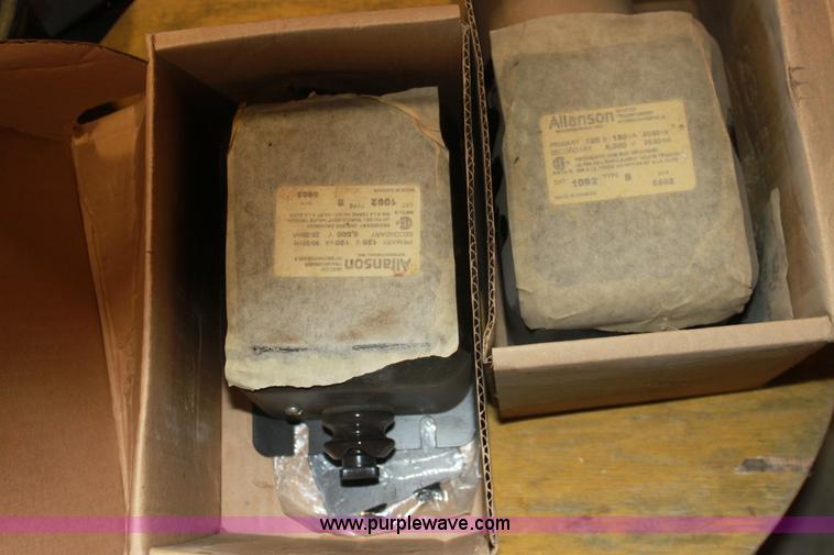 image for item AA9224 Assorted tools and cable