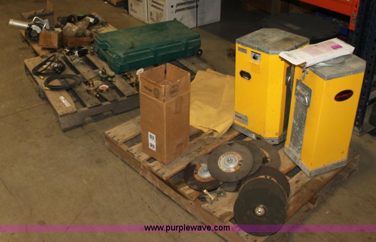 image for item AA9227 (3) pallets of assorted tools