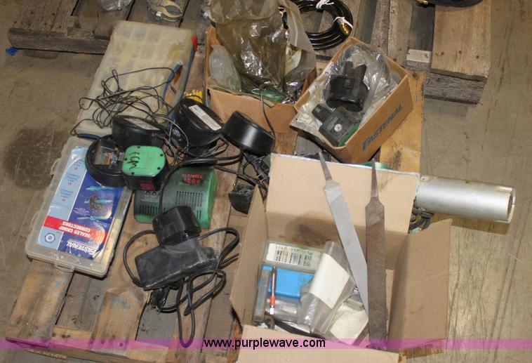 image for item AA9227 (3) pallets of assorted tools