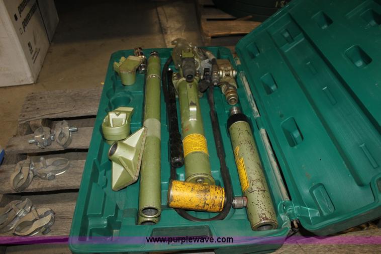 image for item AA9227 (3) pallets of assorted tools