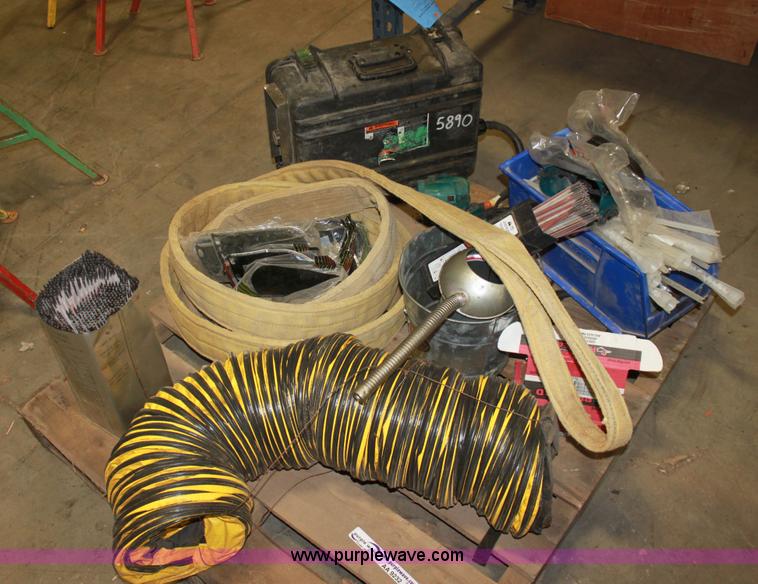 image for item AA9232 Assorted tools