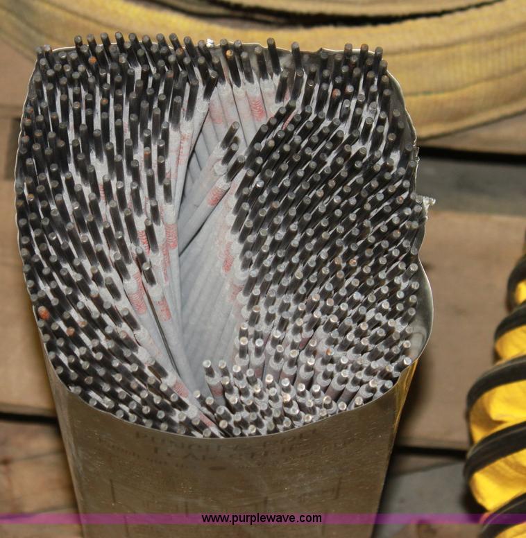 image for item AA9232 Assorted tools