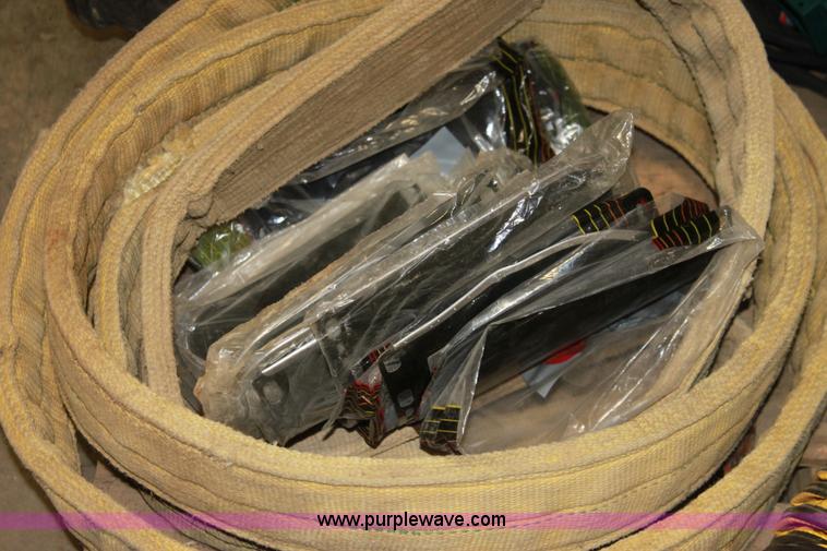 image for item AA9232 Assorted tools