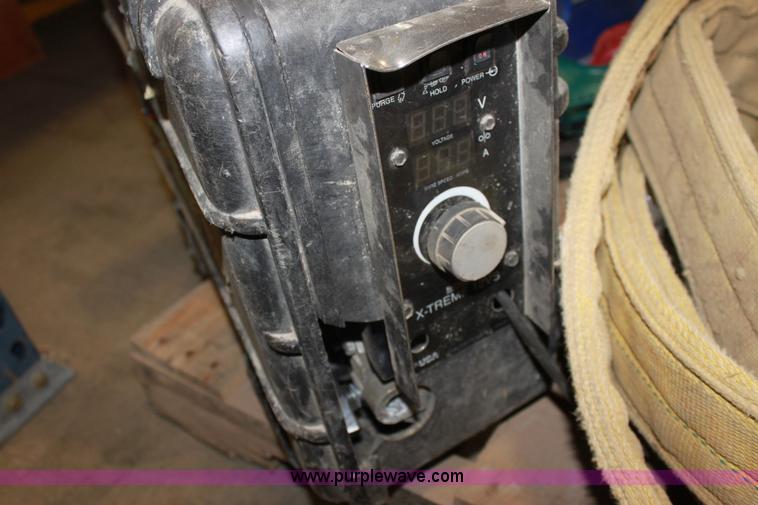 image for item AA9232 Assorted tools