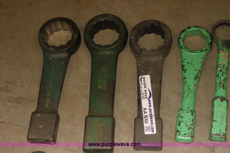 image for item AA9240 (18) striking wrenches