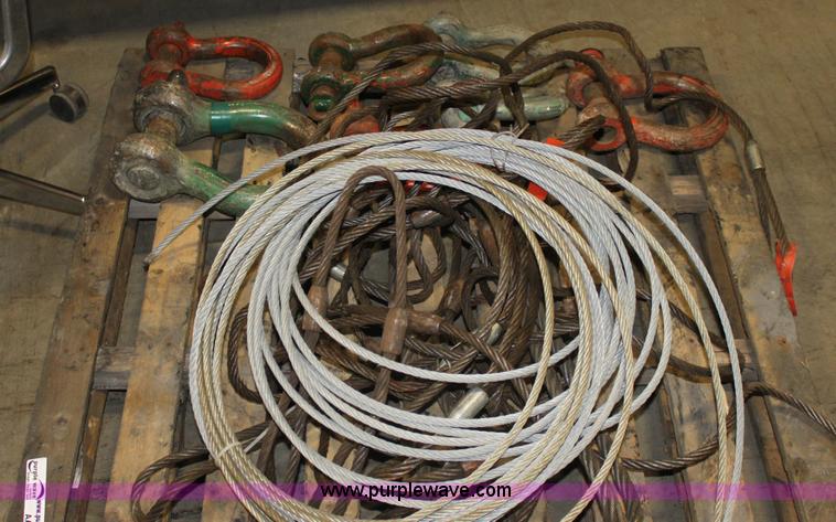 image for item AA9242 Assorted cable and chokers