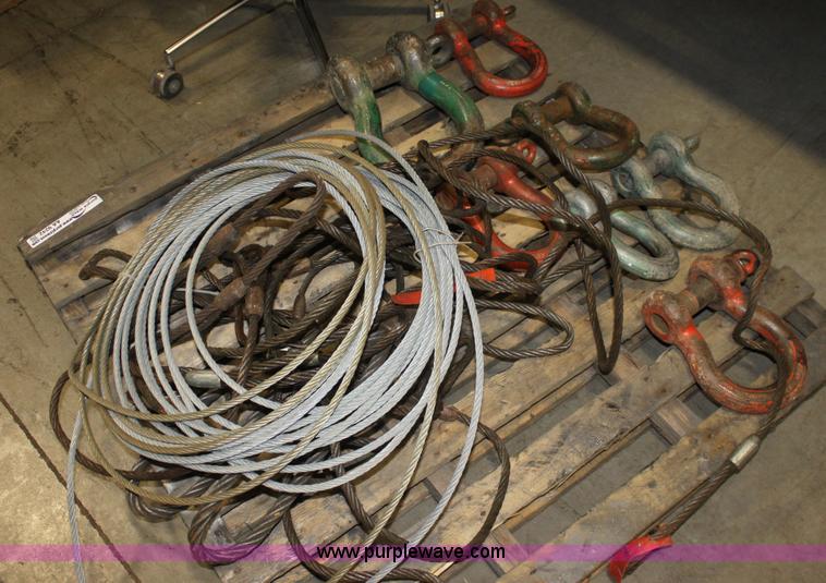 image for item AA9242 Assorted cable and chokers