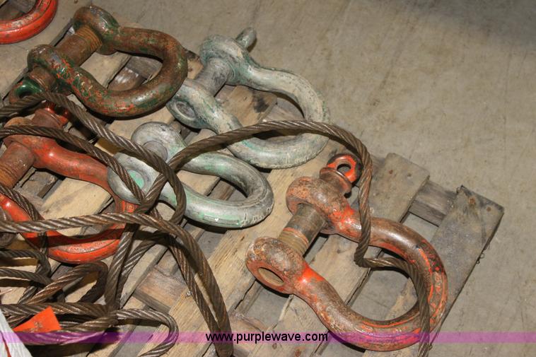 image for item AA9242 Assorted cable and chokers