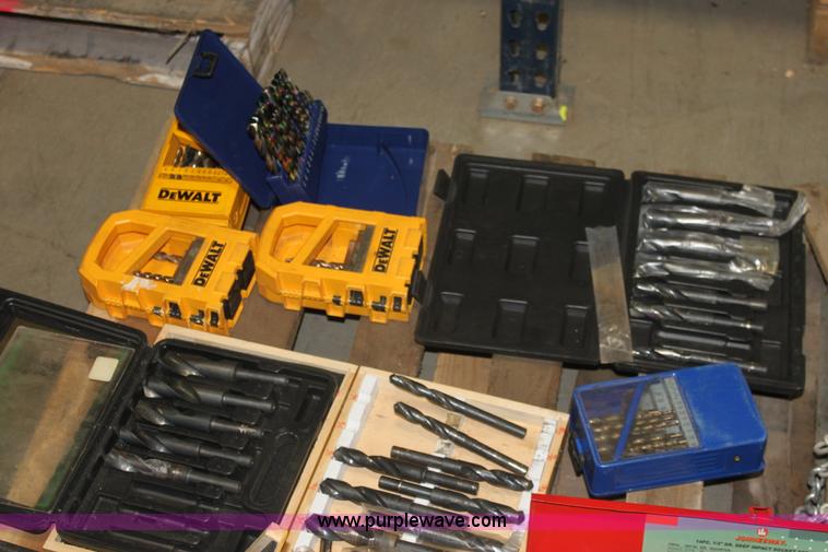 image for item AA9249 Assorted sets of drill bits