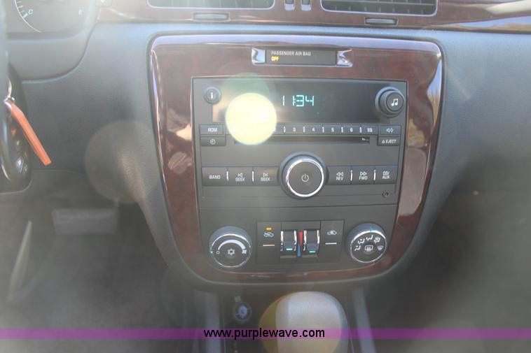 image for item E8265 2009 Chevrolet Impala LT