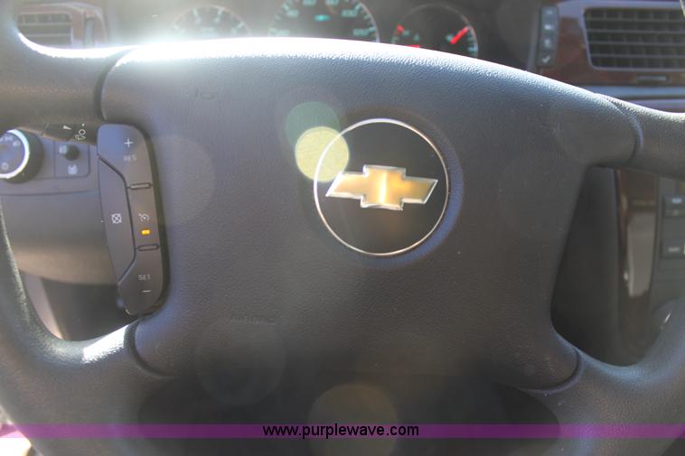 image for item E8265 2009 Chevrolet Impala LT