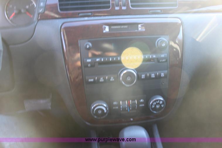 image for item E8350 2009 Chevrolet Impala LT