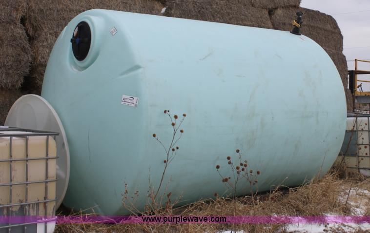 image for item E8384 5,000 gallon vertical poly tank