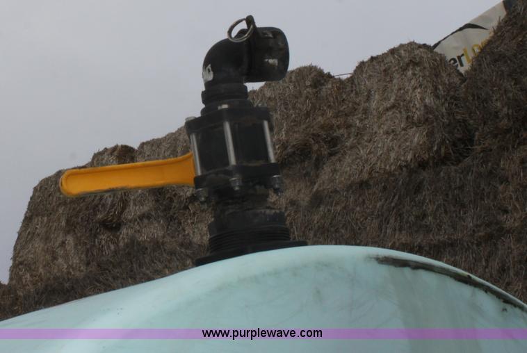 image for item E8384 5,000 gallon vertical poly tank