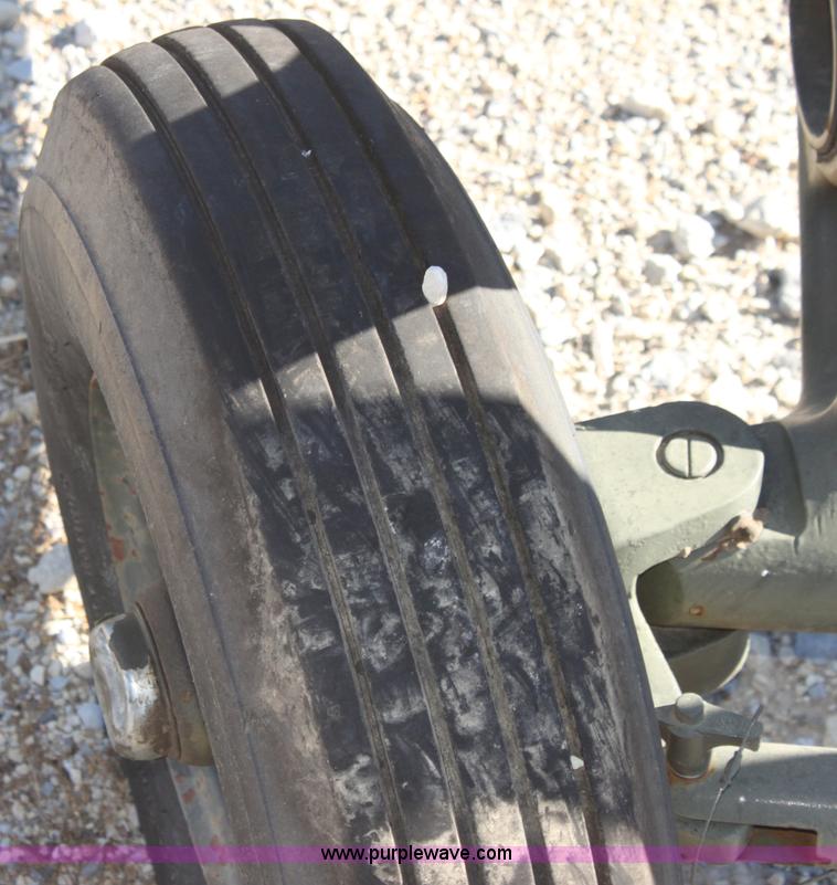 image for item V9463 Four wheel trailer running gear