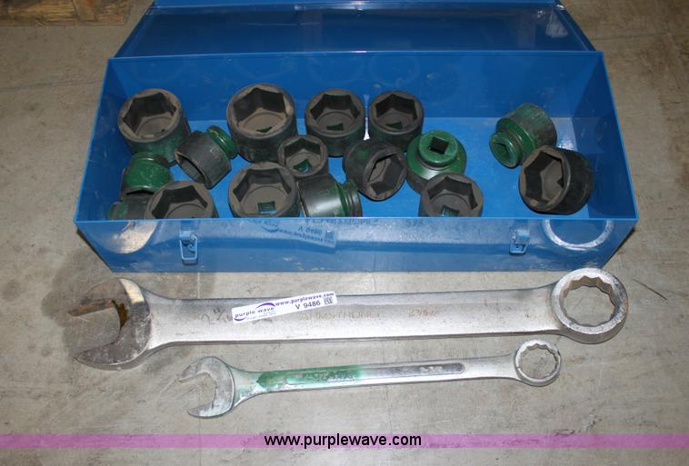 image for item V9486 Assorted shop tools