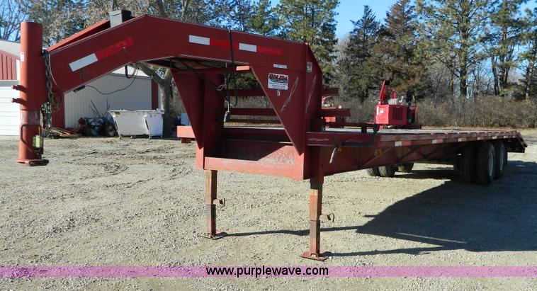 Y9046.JPG - 1998 Circle gooseneck trailer , 27 deck , 5 dovetail , 96 quot W , Triple ramps , Double down rigger...