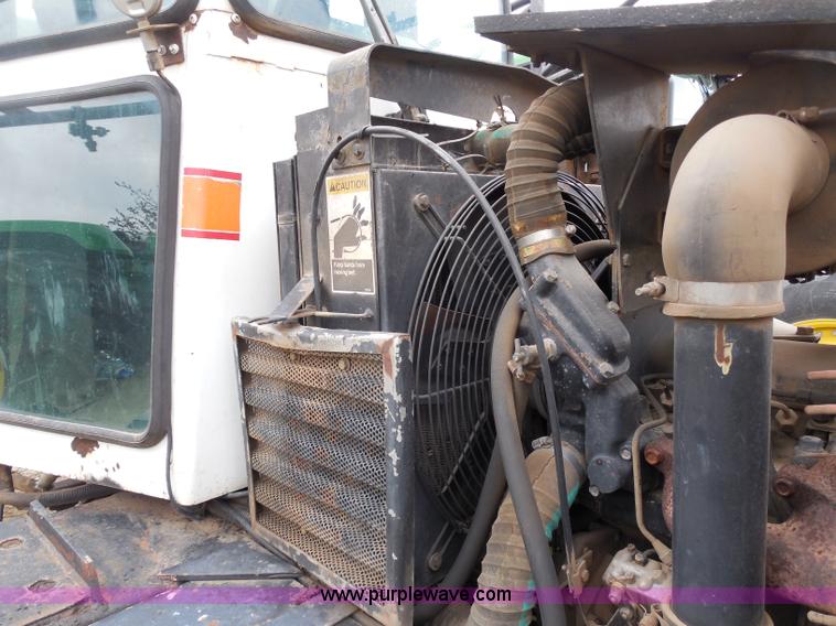 image for item A5145 Willmar 745 Air Ride self-propelled sprayer