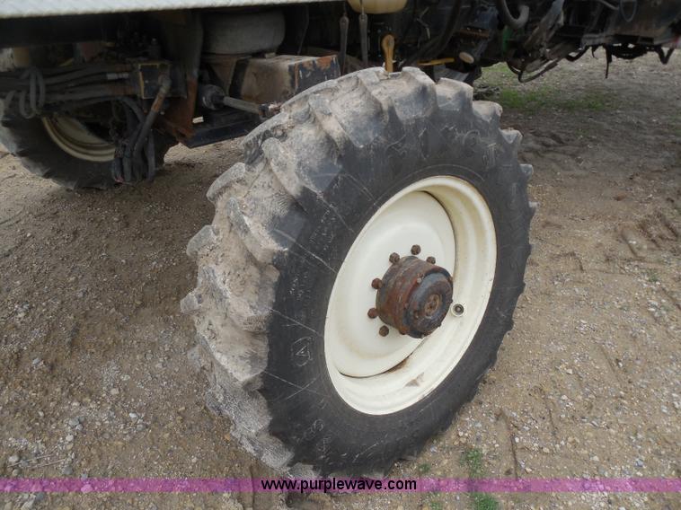 image for item A5145 Willmar 745 Air Ride self-propelled sprayer